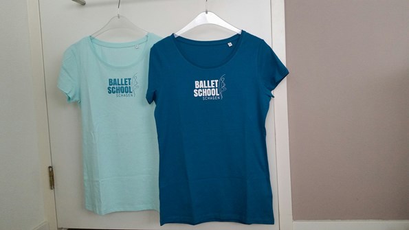 Shirts balletschool hangend
