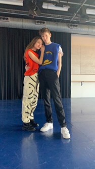ashley en quincy beiden staand