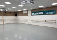 Onze studio krijgt een nieuwe balletvloer...